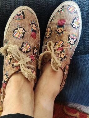 SANDYLU  Printed Lace-Up Women’s Flats with Fun Doll Motif size 8 Narrow